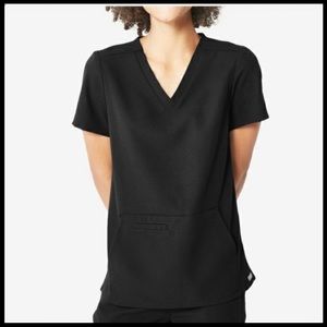 NWOT FIGS Pacora Scrub Top (kangaroo front pocket)